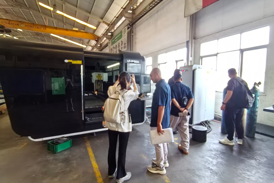 ইন্দোনেশিয়ায় গ্রাহক পরিদর্শন