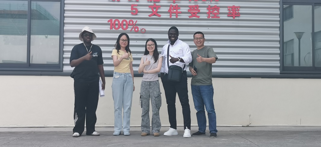 আমাদের অক্সিজেন এবং নাইট্রোজেন জেনারেটর ম্যানুফ্যাকচারিং বেস পরিদর্শন করার পরে বুর্কিনা ফাসো ক্লায়েন্টদের সাইন অর্ডার